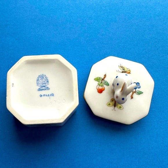 Herend Queen Victoria Octagonal Trinket Box w Bunny Butterflies Flowers - Picture 7 of 12